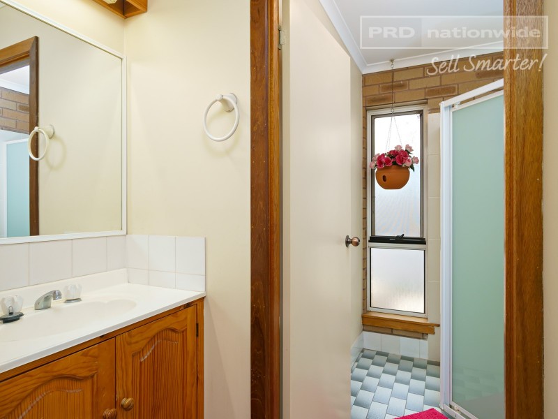 1/47 Karoom Drive, Glenfield Park NSW 2650