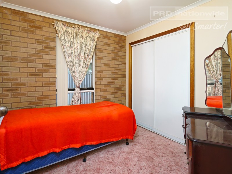 1/47 Karoom Drive, Glenfield Park NSW 2650