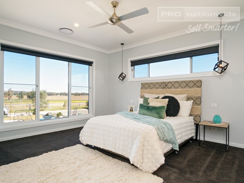 76 Barmedman Avenue, Gobbagombalin NSW 2650