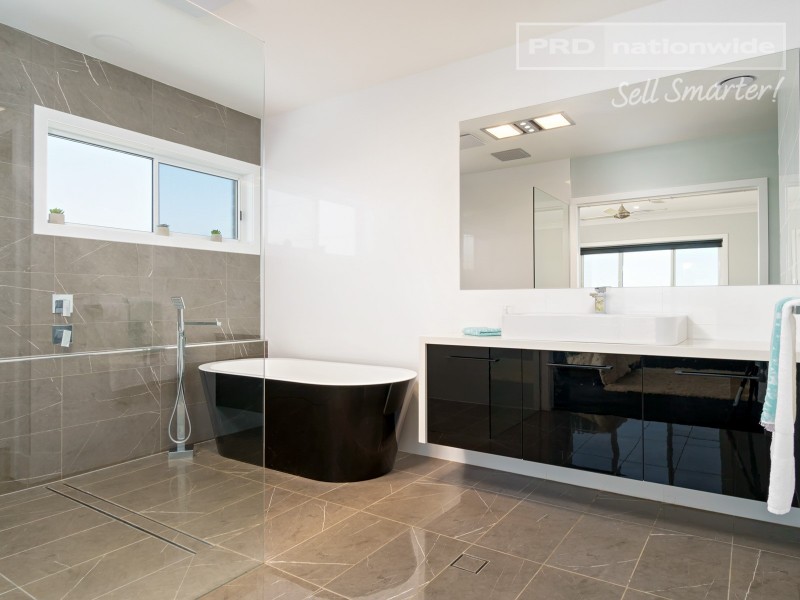 76 Barmedman Avenue, Gobbagombalin NSW 2650