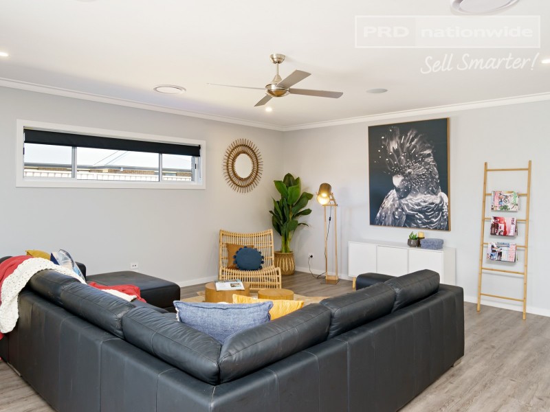 76 Barmedman Avenue, Gobbagombalin NSW 2650