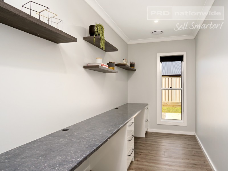 76 Barmedman Avenue, Gobbagombalin NSW 2650