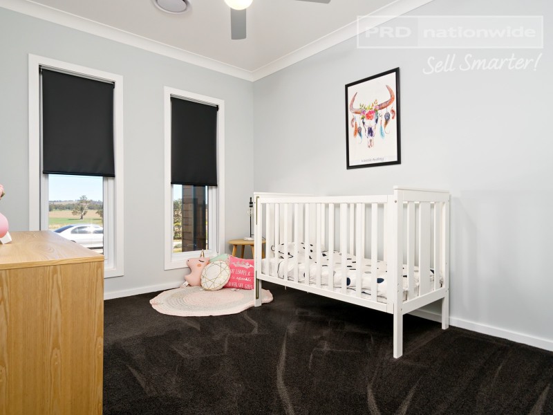 76 Barmedman Avenue, Gobbagombalin NSW 2650