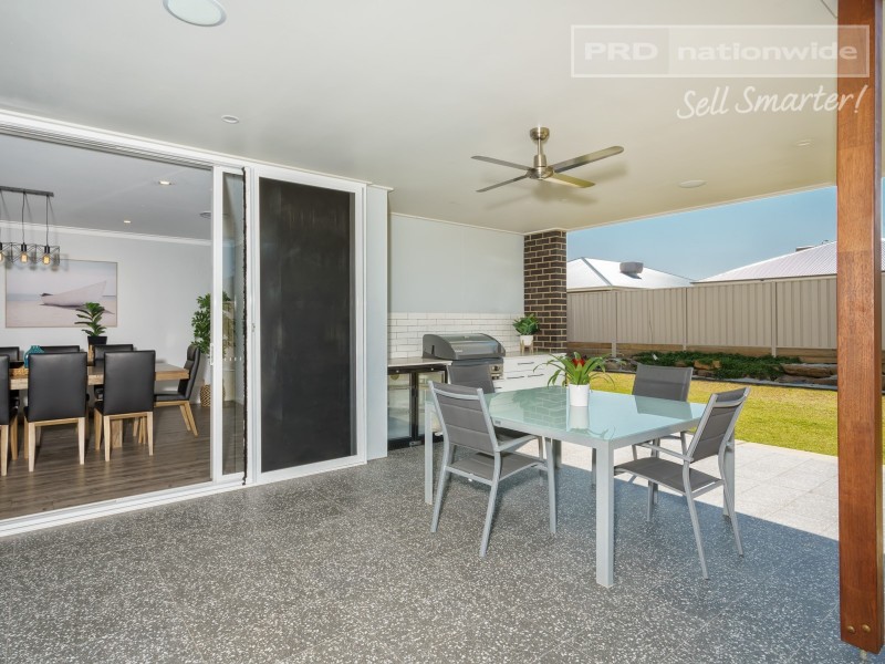 76 Barmedman Avenue, Gobbagombalin NSW 2650