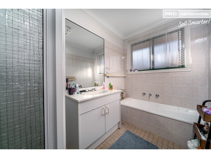 1/3 Travers Street, Wagga Wagga NSW 2650