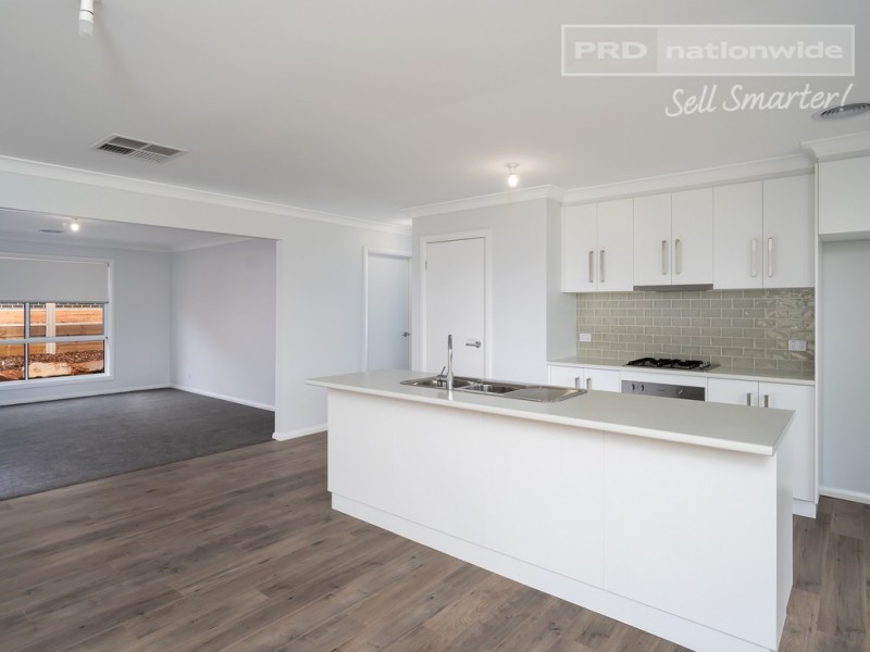 43 Muttama Parade, Gobbagombalin NSW 2650