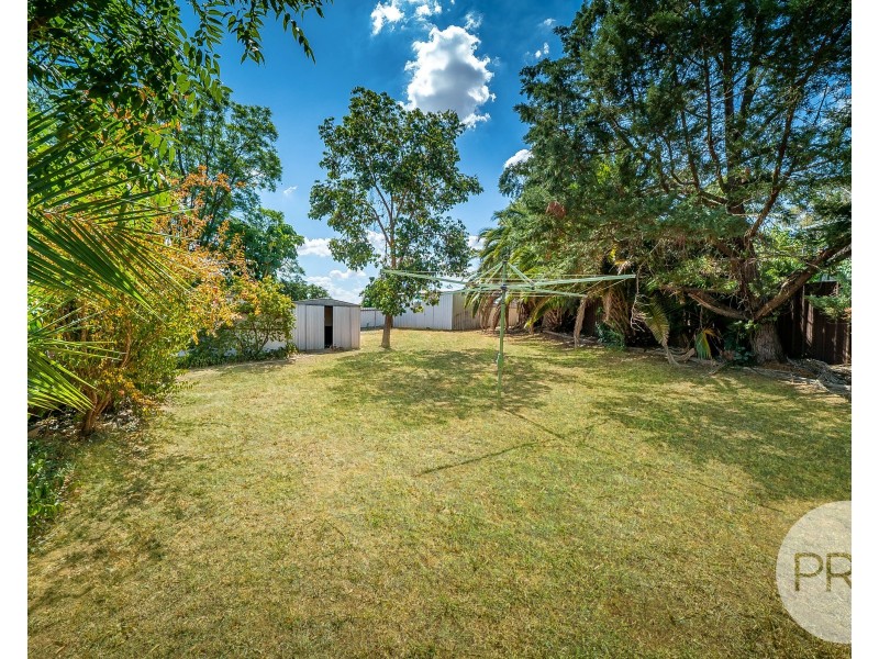 1 Waranga Avenue, Mount Austin NSW 2650