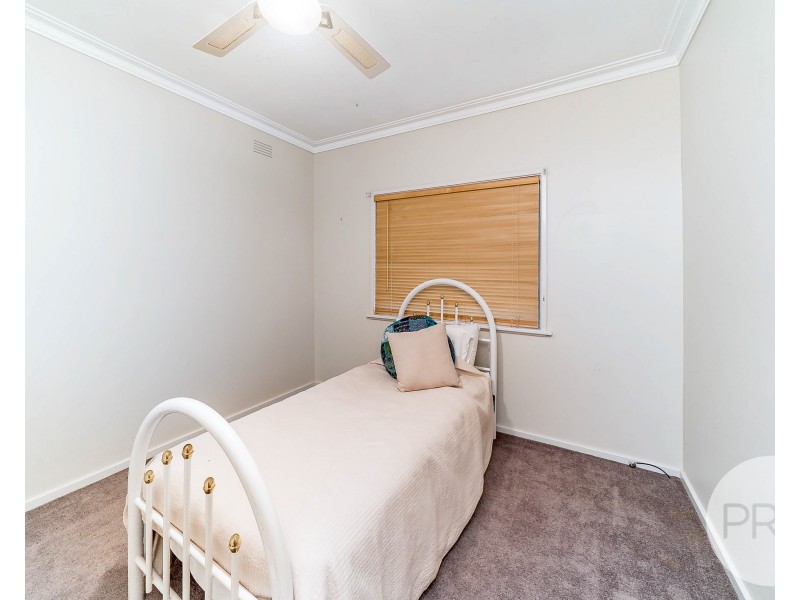 1 Waranga Avenue, Mount Austin NSW 2650