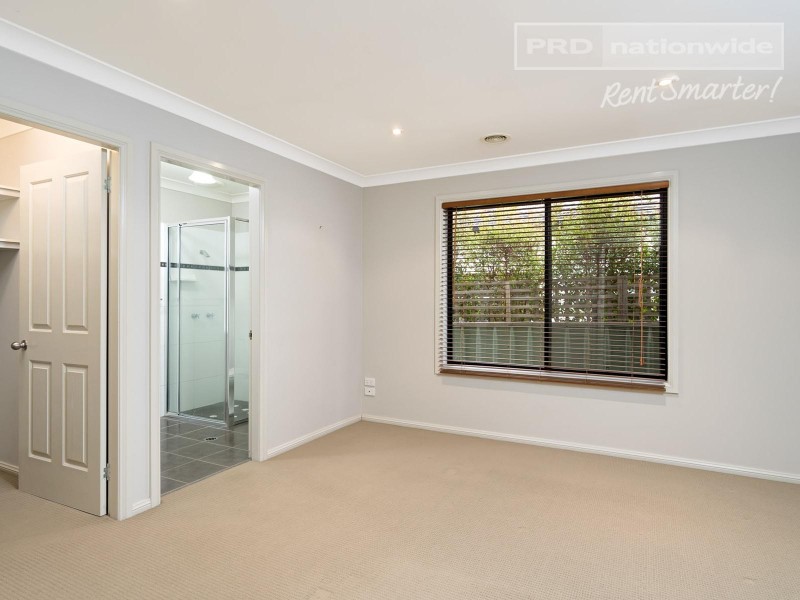 2/3 Kimberley Drive, Tatton NSW 2650