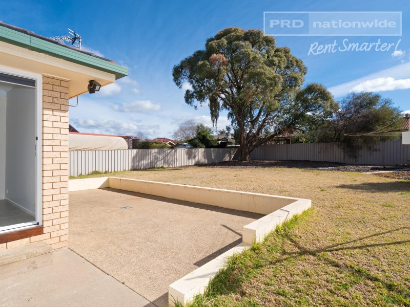 6 Pugsley Avenue, Estella NSW 2650