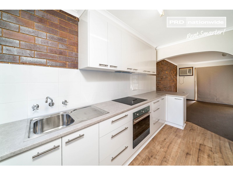 2/1 Nicholi Crescent, Lake Albert NSW 2650