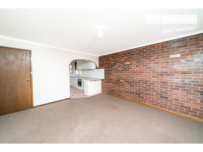 2/1 Nicholi Crescent, Lake Albert NSW 2650