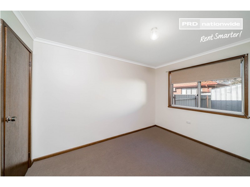 2/1 Nicholi Crescent, Lake Albert NSW 2650