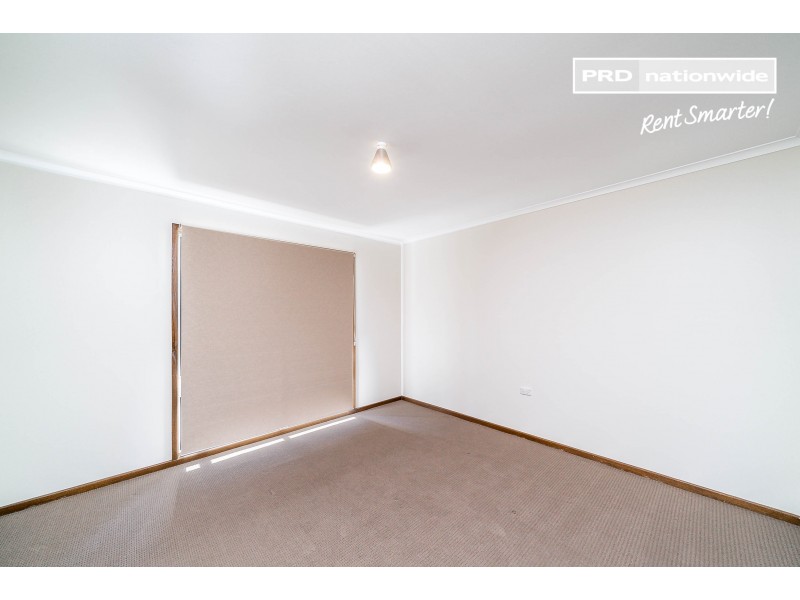 2/1 Nicholi Crescent, Lake Albert NSW 2650