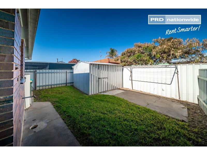 2/1 Nicholi Crescent, Lake Albert NSW 2650