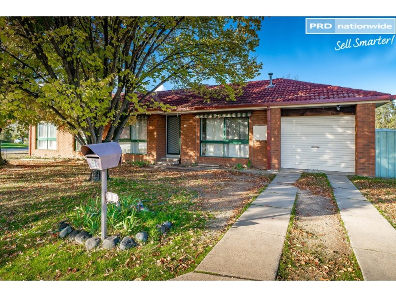 63 Undurra Drive, Glenfield Park NSW 2650