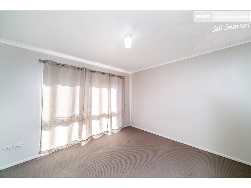 63 Undurra Drive, Glenfield Park NSW 2650