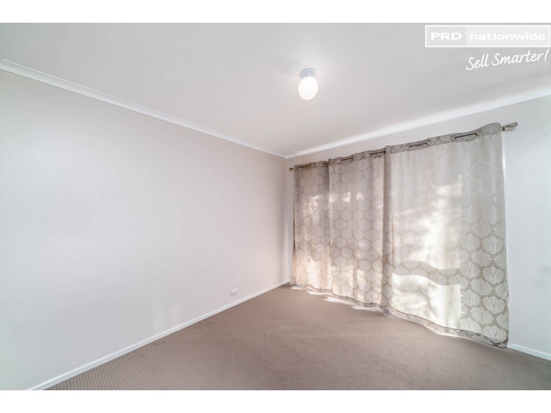63 Undurra Drive, Glenfield Park NSW 2650