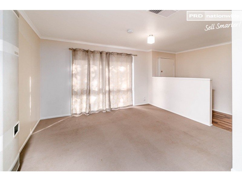 63 Undurra Drive, Glenfield Park NSW 2650