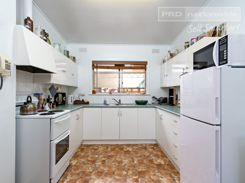 194 Bourke Street, Mount Austin NSW 2650