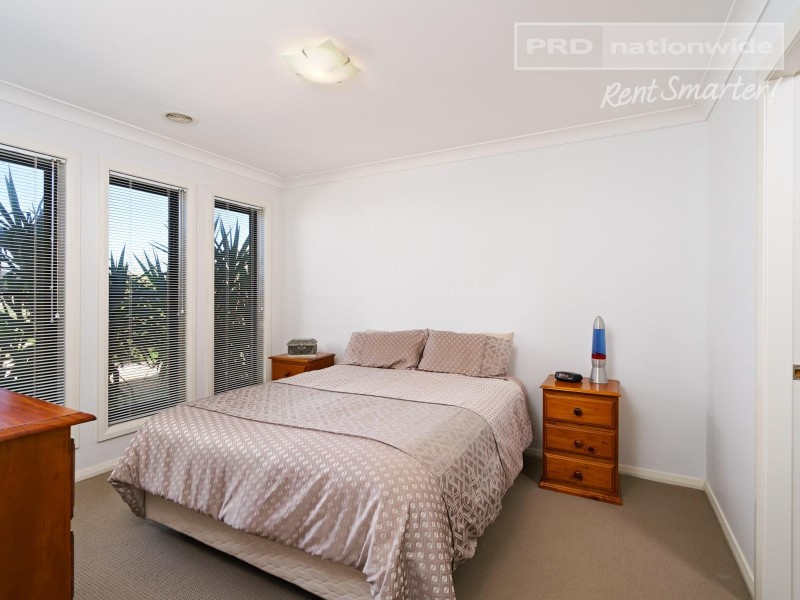 12 Yulong Street, Glenfield Park NSW 2650
