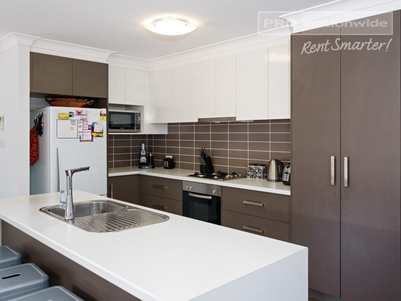 12 Yulong Street, Glenfield Park NSW 2650