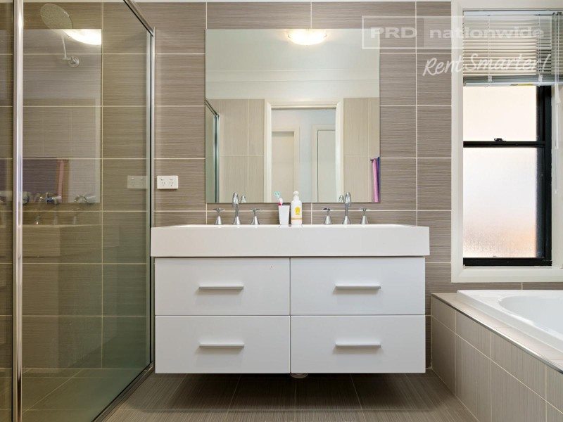 12 Yulong Street, Glenfield Park NSW 2650