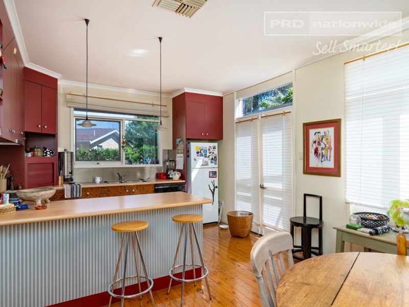 3 Churchill Avenue, Kooringal NSW 2650