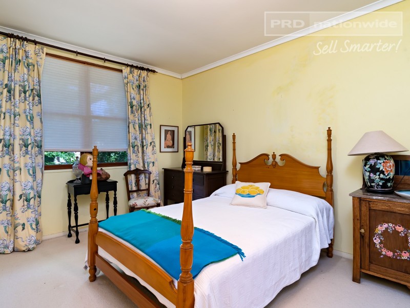 3 Churchill Avenue, Kooringal NSW 2650