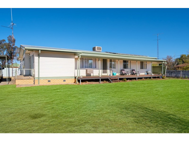 10 Ferrier Street, Lockhart NSW 2656