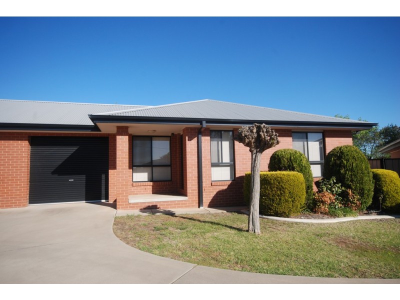 4/2 Macquarie Street, Mount Austin NSW 2650