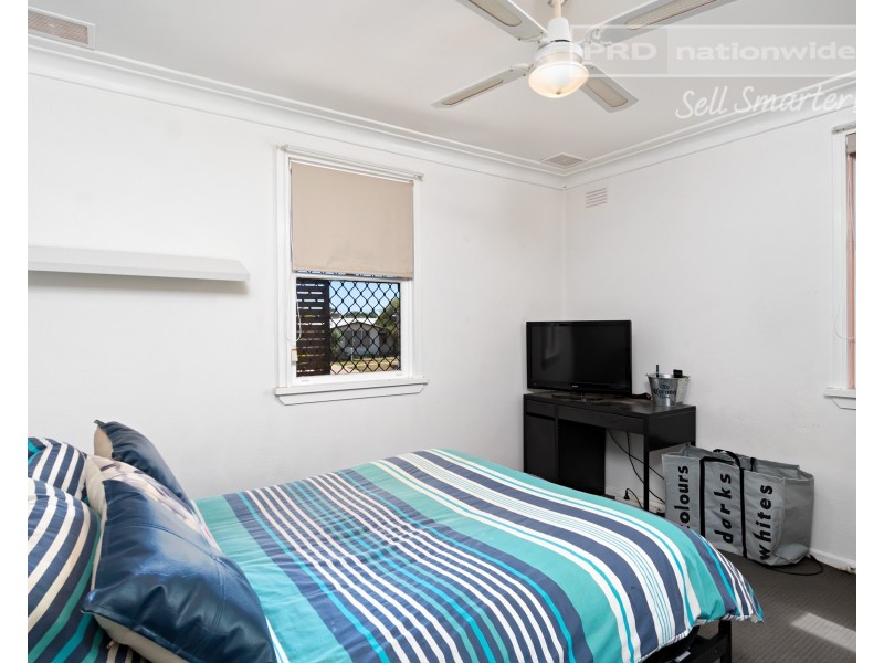 11 Gowrie Parade, Mount Austin NSW 2650