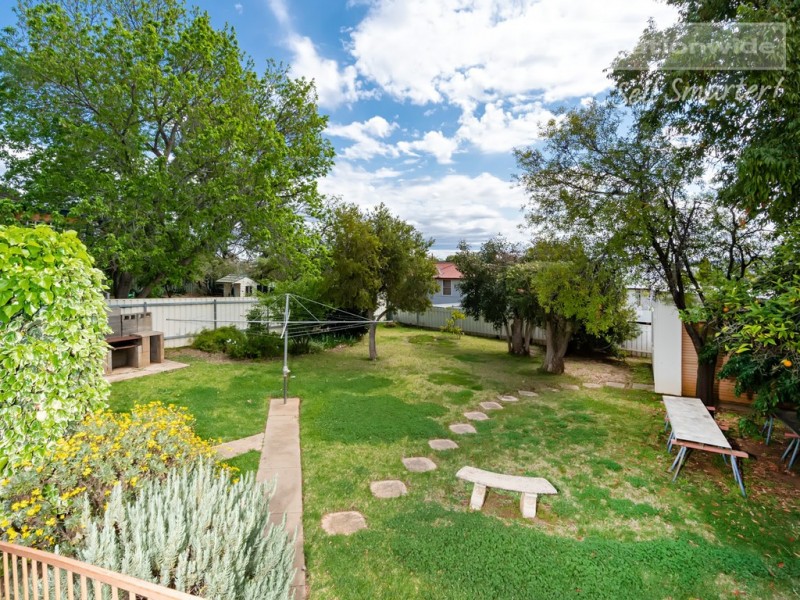 40 Mimosa Drive, Mount Austin NSW 2650