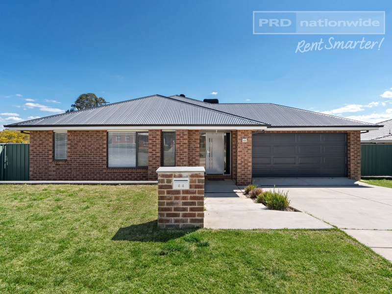 44 Melaleuca Drive, Forest Hill NSW 2651