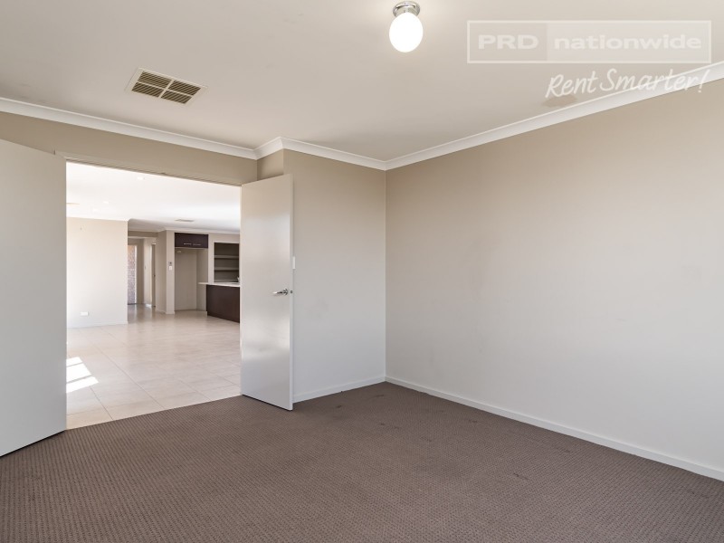 44 Melaleuca Drive, Forest Hill NSW 2651