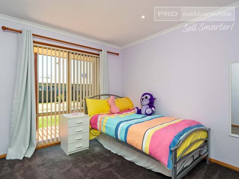 52 Scott Street, The Rock NSW 2655