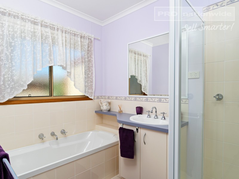 52 Scott Street, The Rock NSW 2655