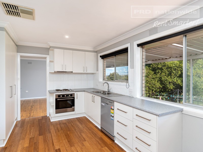 4 Endeavour Street, Kooringal NSW 2650