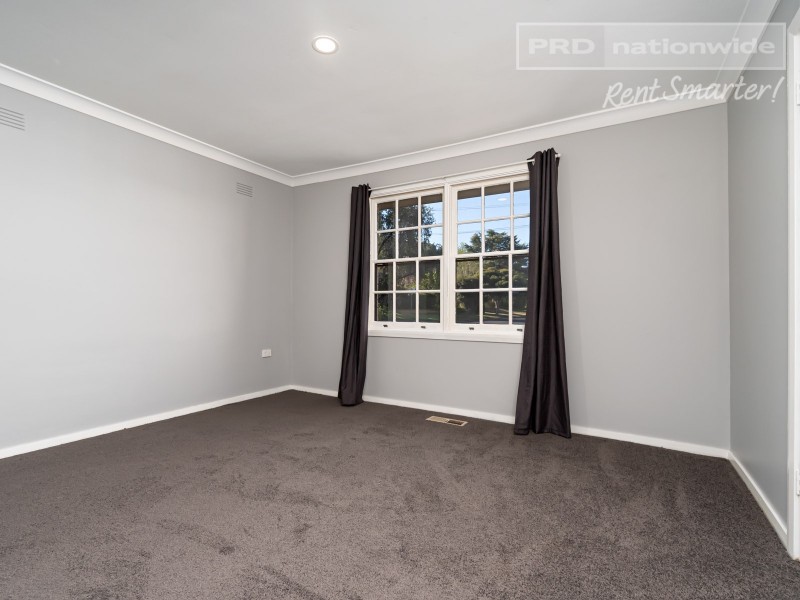4 Endeavour Street, Kooringal NSW 2650