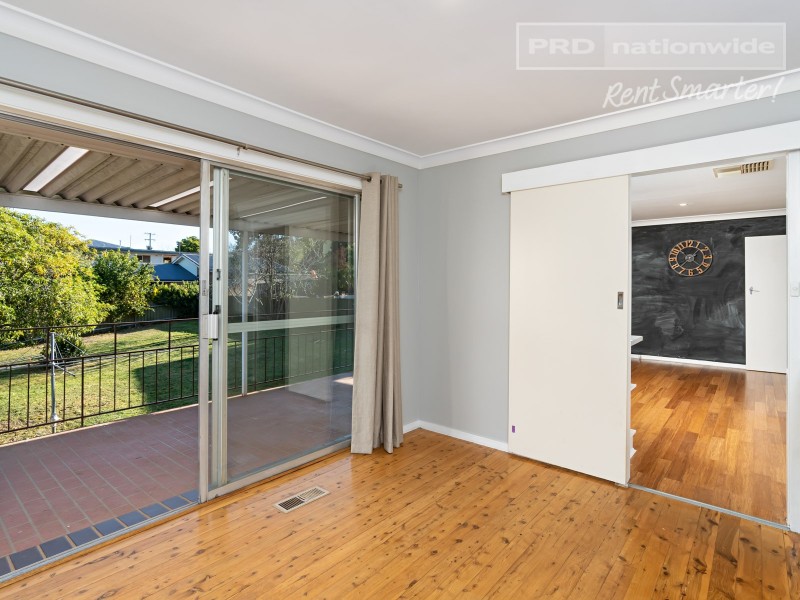 4 Endeavour Street, Kooringal NSW 2650