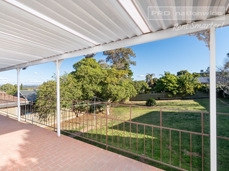 4 Endeavour Street, Kooringal NSW 2650