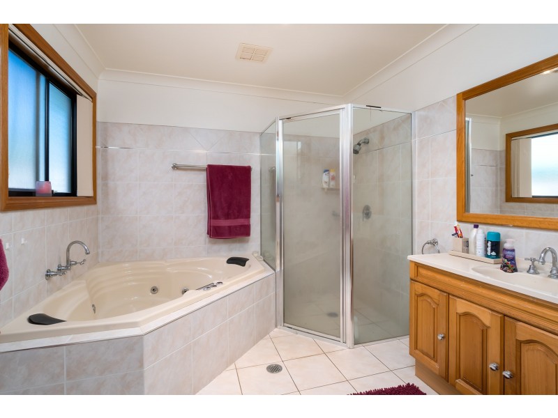 18 Patamba Street, Kooringal NSW 2650