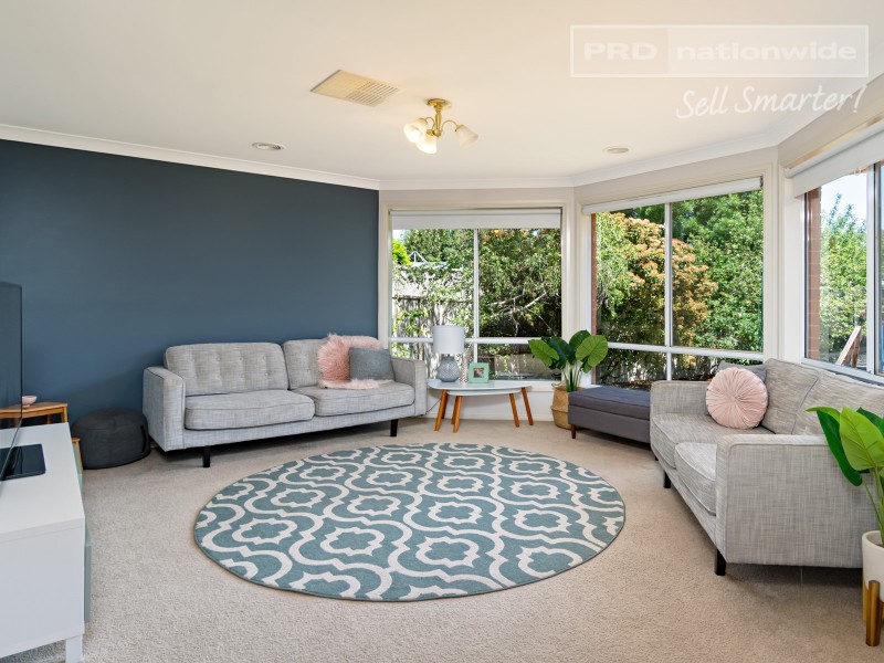 8 Hudson Drive, Lloyd NSW 2650