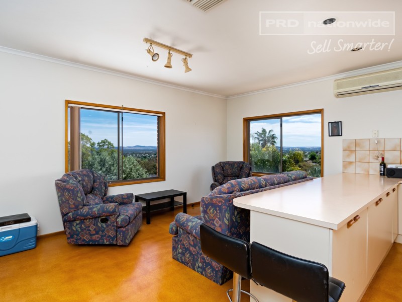 6 Julie Place, Tolland NSW 2650
