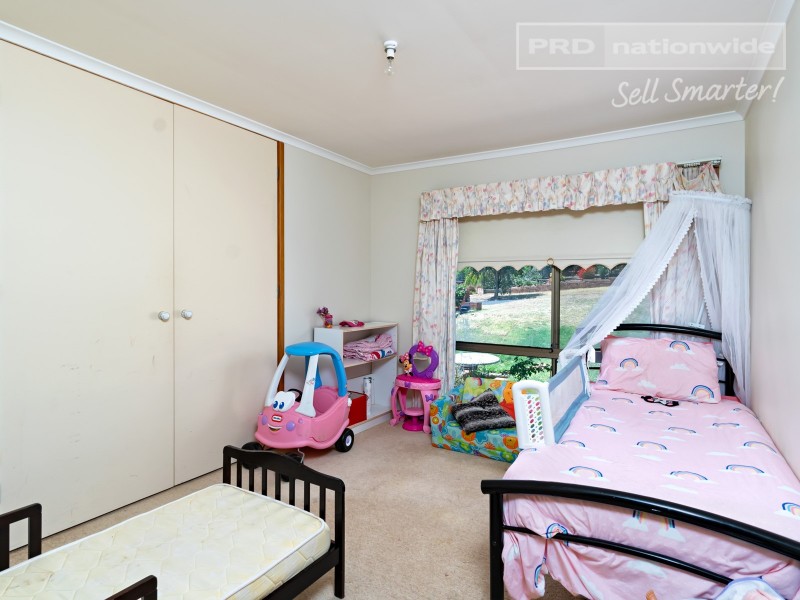 6 Julie Place, Tolland NSW 2650