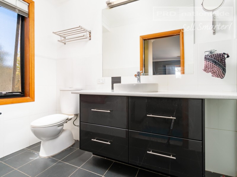 26 Dundale Crescent, Estella NSW 2650