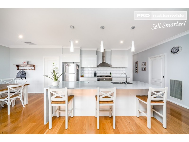 16 Pooginook Place, Bourkelands NSW 2650