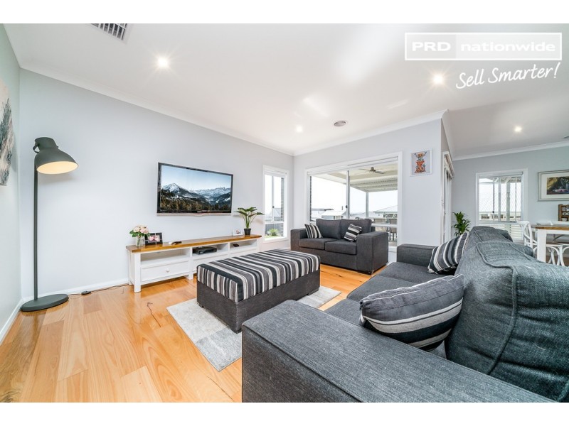 16 Pooginook Place, Bourkelands NSW 2650