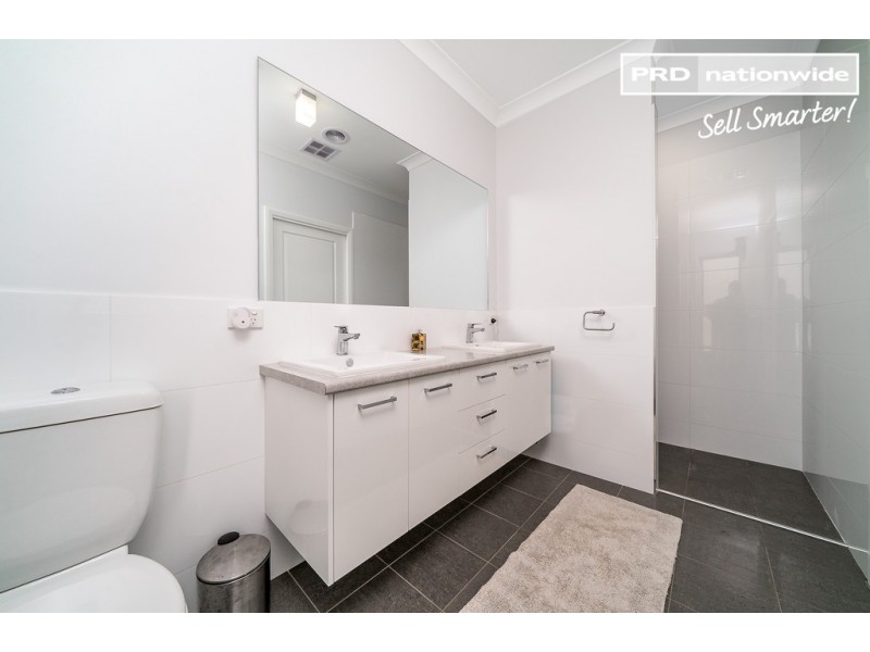 16 Pooginook Place, Bourkelands NSW 2650