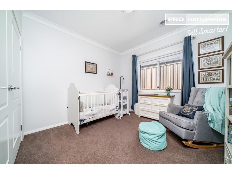 16 Pooginook Place, Bourkelands NSW 2650